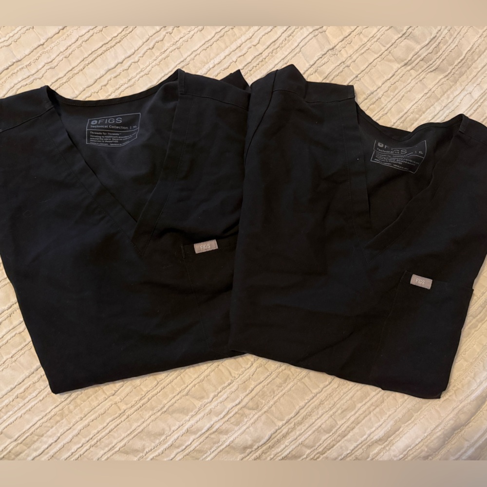 Figs Classic Black Scrub Tops